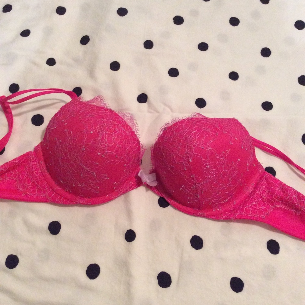 NEVER WORN Victoria Secret Very Sexy push-up